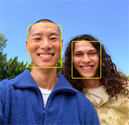 Prestación Encuadre Centrado en uso mientras se hace una foto, caras de personas resaltadas