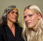 Prestación Encuadre Centrado en uso mientras se hace una foto, caras de personas resaltadas